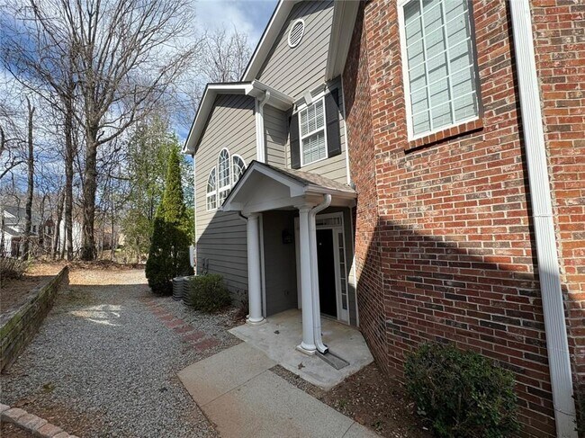Foto del edificio - 2662 Pierce Brennen Ct NE