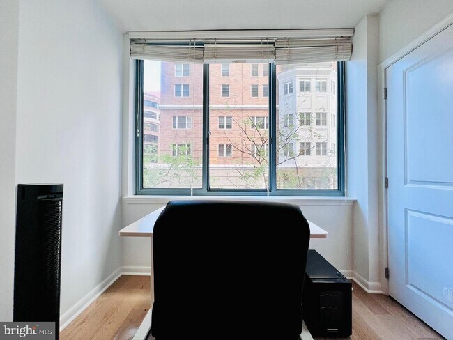 Foto del edificio - 851 N Glebe Rd