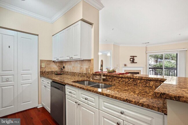 Foto del edificio - 2204 Westcourt Ln