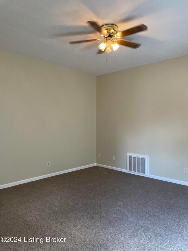 Foto del edificio - 109 Harlan Ave