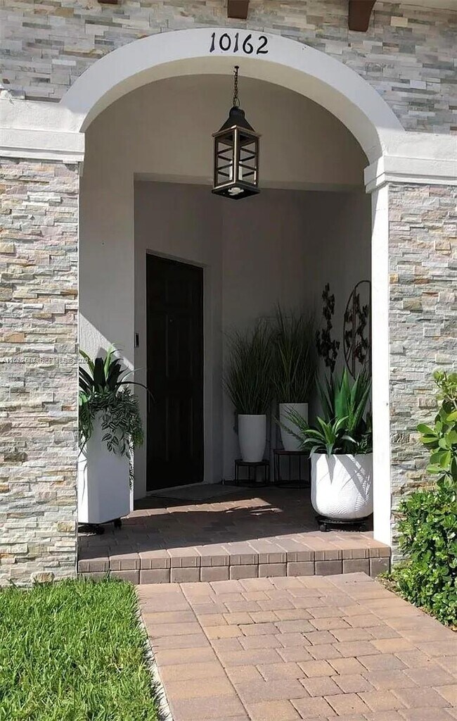 Foto del edificio - 10162 SW 228th Terrace