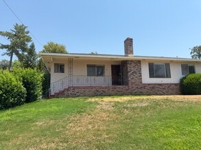 Building Photo - 84 Valley View Dr