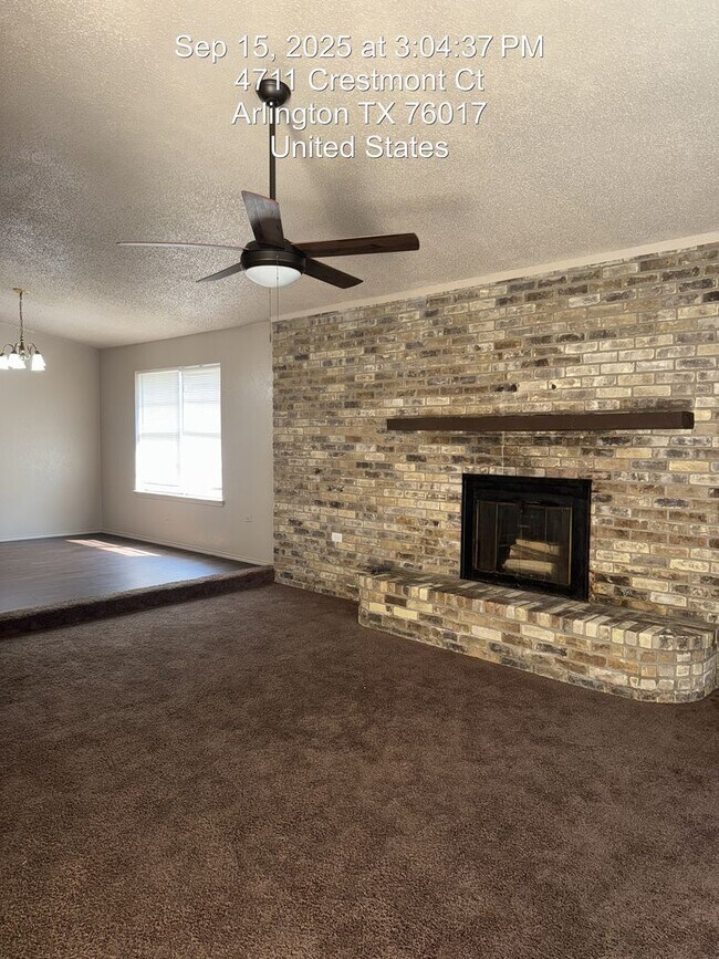 Foto del edificio - 4711 Crestmont Ct