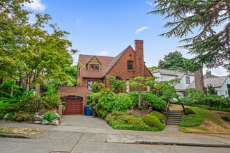 Building Photo - 4208 51st Ave NE