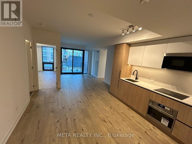 Building Photo - 35 Parliament St