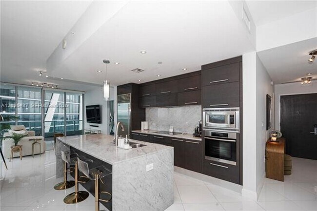 Foto del edificio - 900 Biscayne Blvd