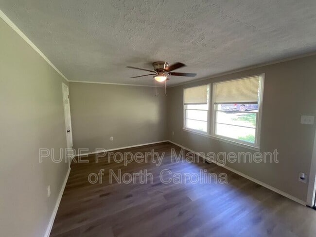 Building Photo - 3515 Julia Ct