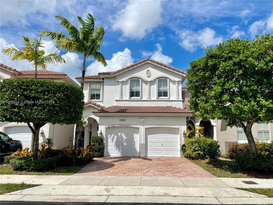 Foto principal - 10807 NW 84th Ln