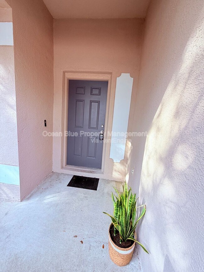 Foto del edificio - 3006 Summer House Dr