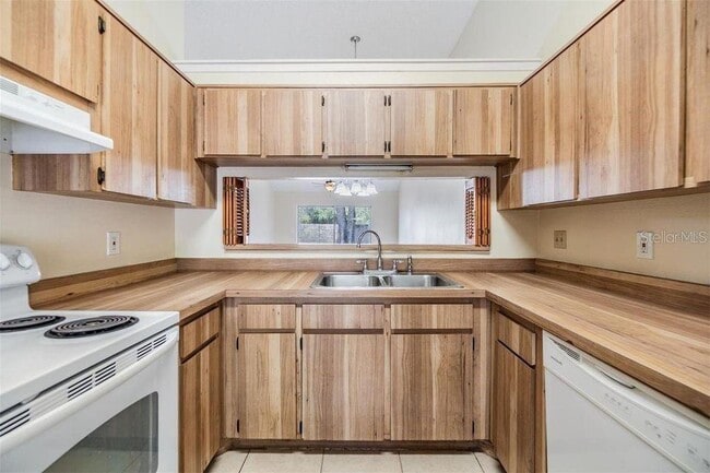 Building Photo - 3302 Laurel Dale Dr