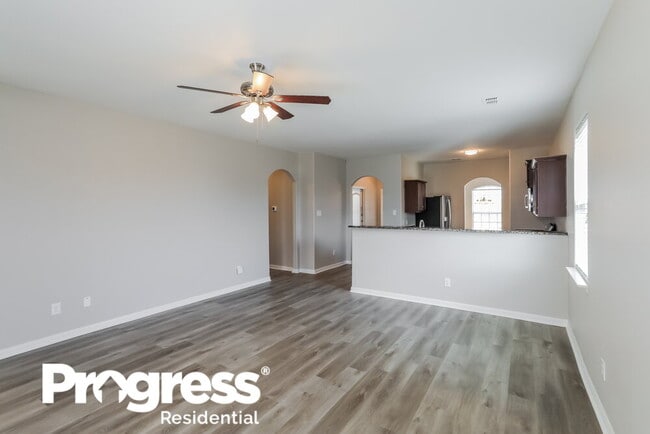 Building Photo - 2120 Foxglove Ct