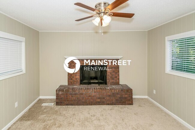 Foto del edificio - 3 Bedroom Pet-Friendly Home in Birmingham, AL with Main Street Renewal