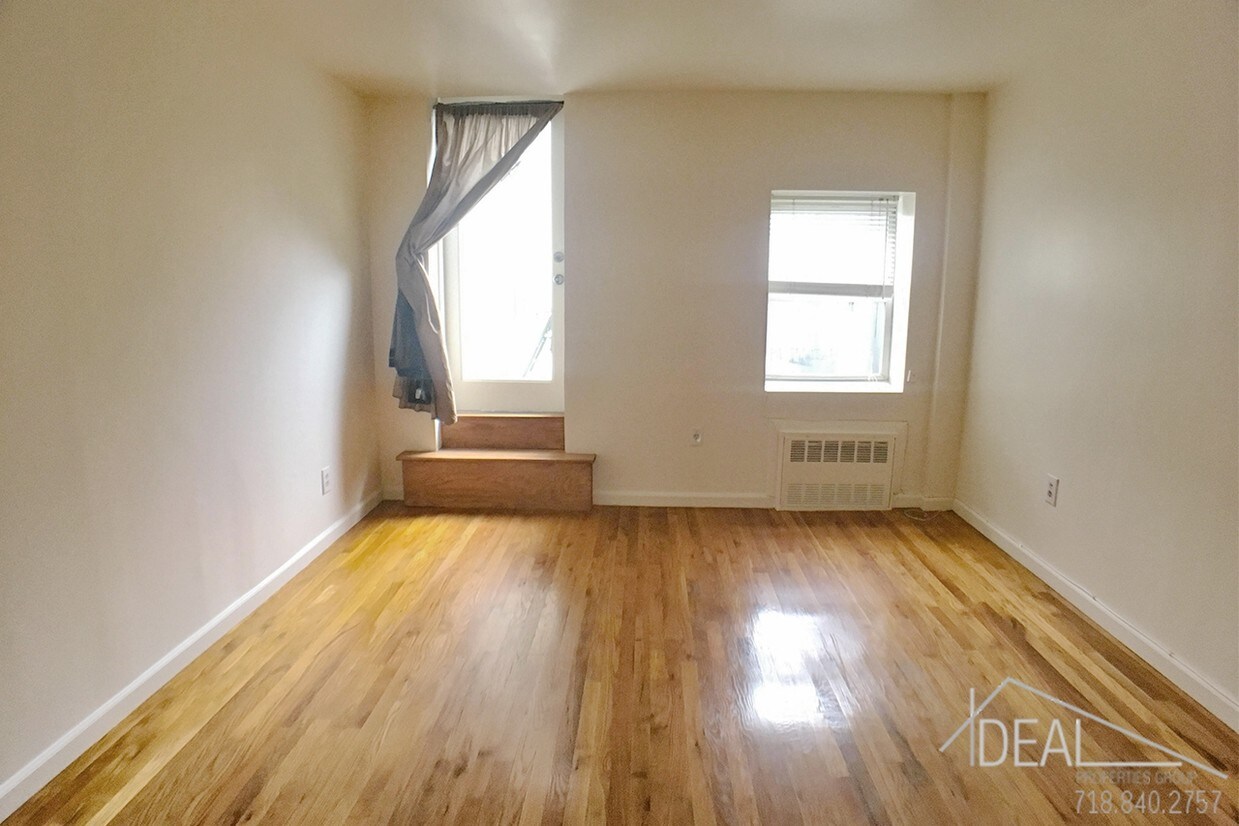 Primary Photo - 336 9th St