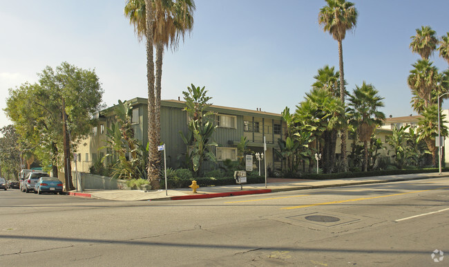 Building Photo - 7254 Hollywood Blvd