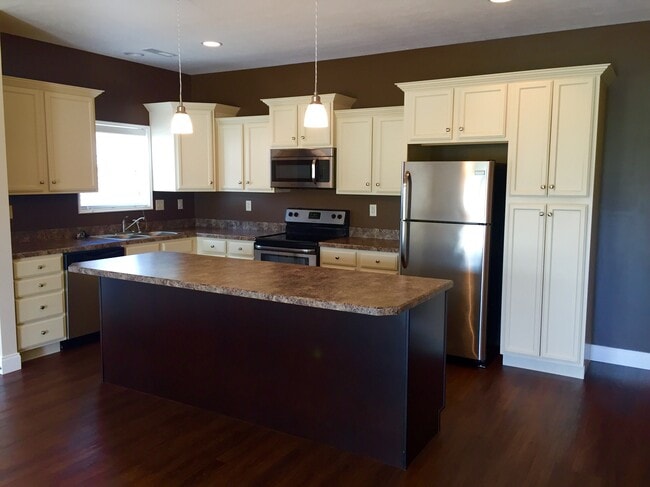 Building Photo - 4690 Picadilly Cir