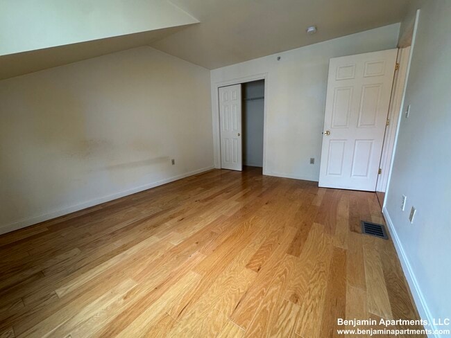 Foto del edificio - 34 Raymond St