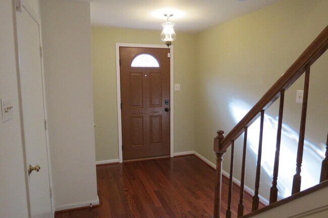 Foto del edificio - 2208 Wimbledon Cir