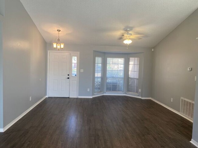 Foto del edificio - Wonderful 3/2 Home w/ Pond View Near UCF