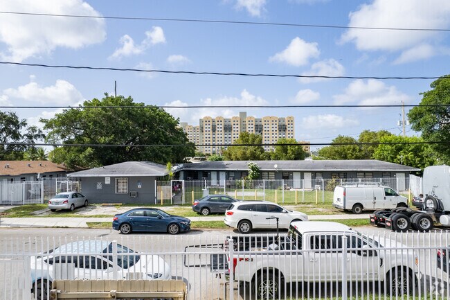 Building Photo - 631 NW 3rd St