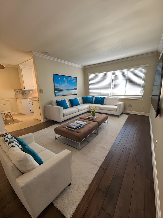 Foto principal - 1328 N McCadden Pl