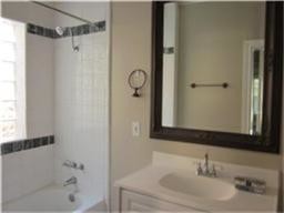 Foto del edificio - 5325 Reiger Ave