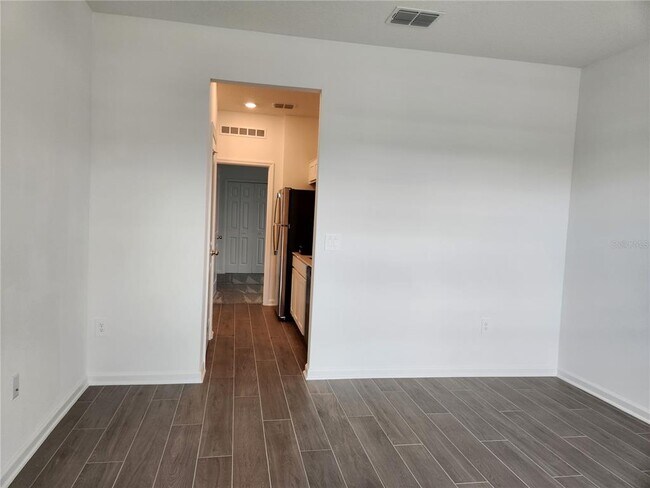 Foto del edificio - 997 Waterfall Blvd