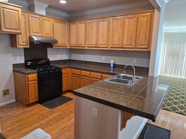 Foto del edificio - 4127 Cherry Point Ct