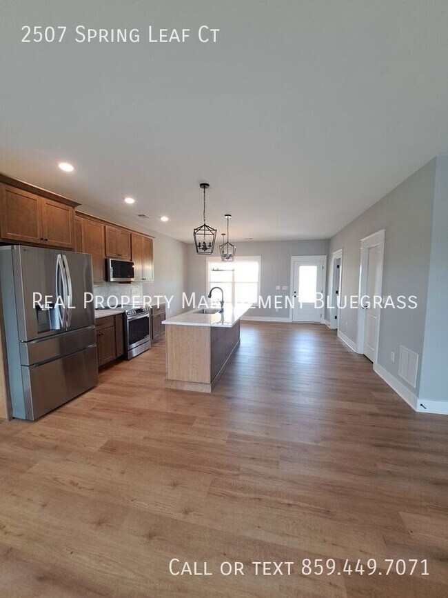 Foto del edificio - 2507 Spring Leaf Ct