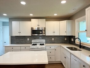 Building Photo - 3522 Rosedale St