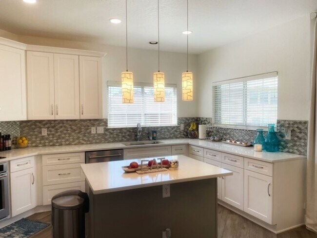Building Photo - 172 Springtree Hollow