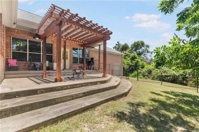 Building Photo - 11 Arnold Palmer Ln