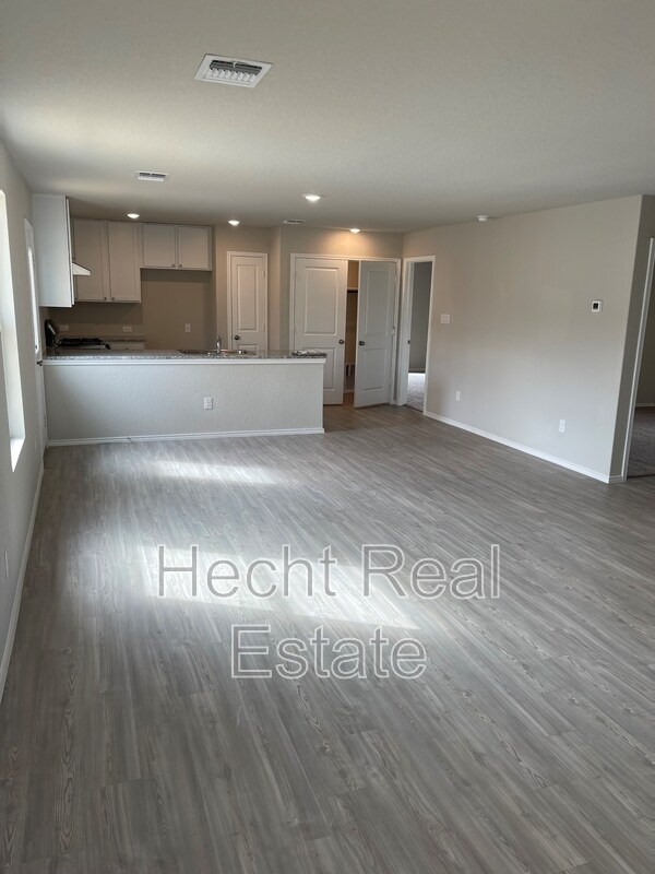 Building Photo - 10543 McClintock Dr