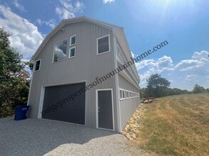 Building Photo - 133 CR 606