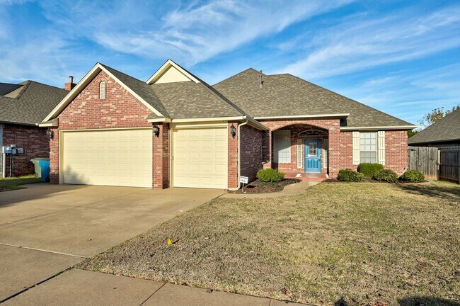 Foto del edificio - Remodeled 3BD/3BTH Home In  Cedar Pointe G...