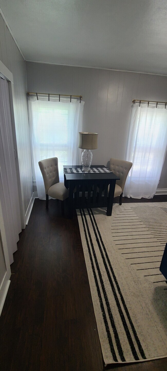 Dining nook - 540 N Drew St