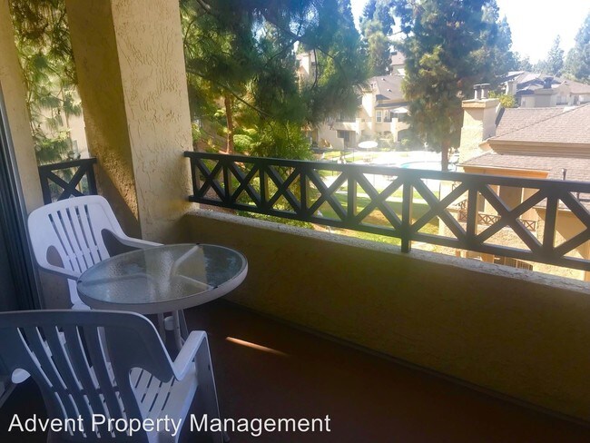 Building Photo - 2055 Lakeridge Cir