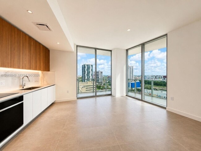 Building Photo - 1400 Biscayne Blvd
