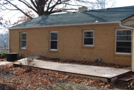 Foto del edificio - 4 BEDROOM RANCH with BIG YARD