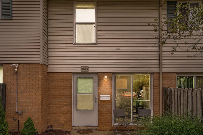 Building Photo - 3567 Kenbrooke Ct