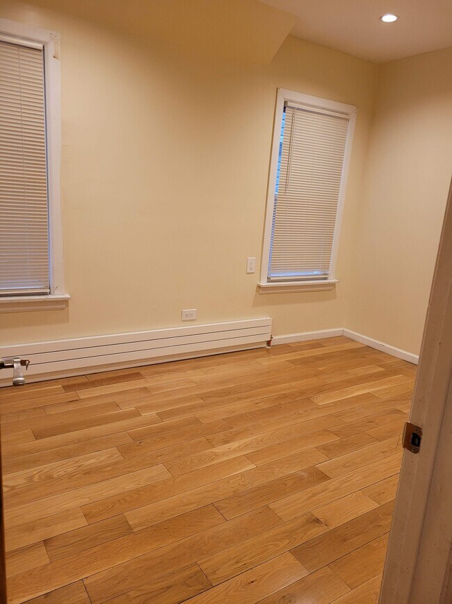 Bedroom - 10441 104th St
