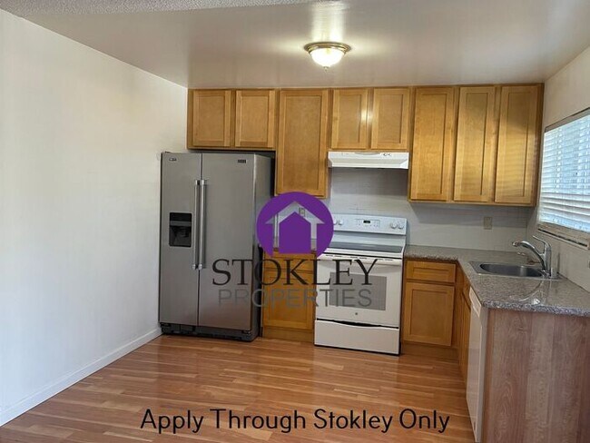 Foto del edificio - Stokley Properties Presents 1460 Newhall P...