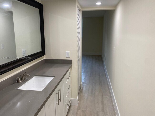 Foto del edificio - 10985 SW 107th St