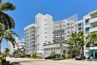 Building Photo - 9821 E Bay Harbor Dr