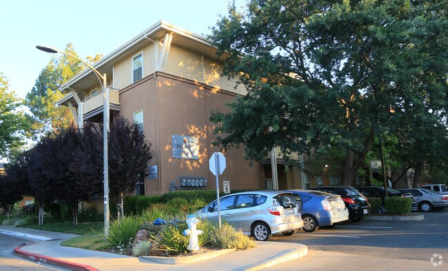 Foto del edificio - Primero Grove Student Apartments