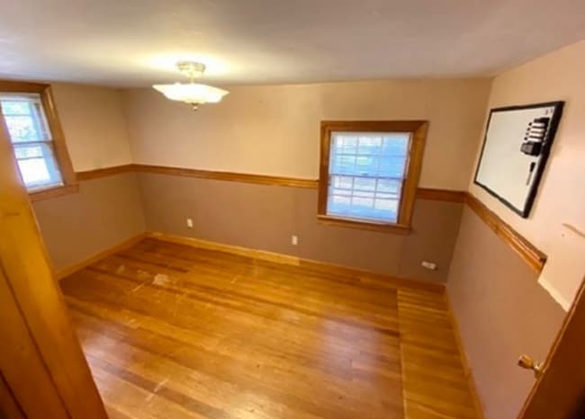 Photo - 74 Oak St House