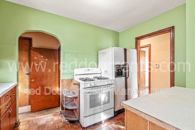 Foto del edificio - 328 N Post Rd