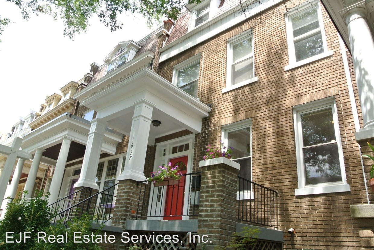 Foto principal - 1627 Hobart St NW