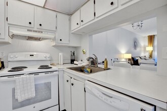 Building Photo - 9480 Poinciana Pl