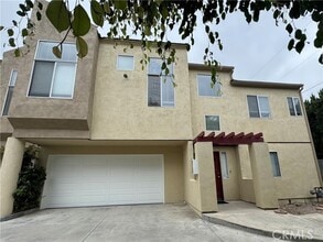 Building Photo - 2554 Orange Ave