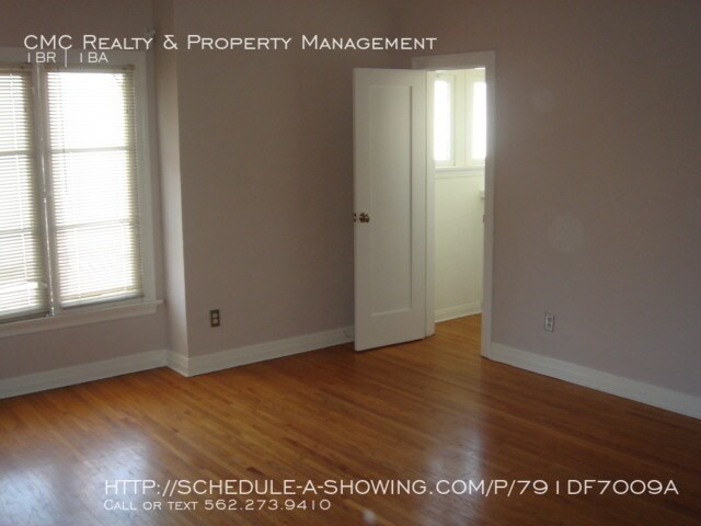 Building Photo - 3324 E 8th St